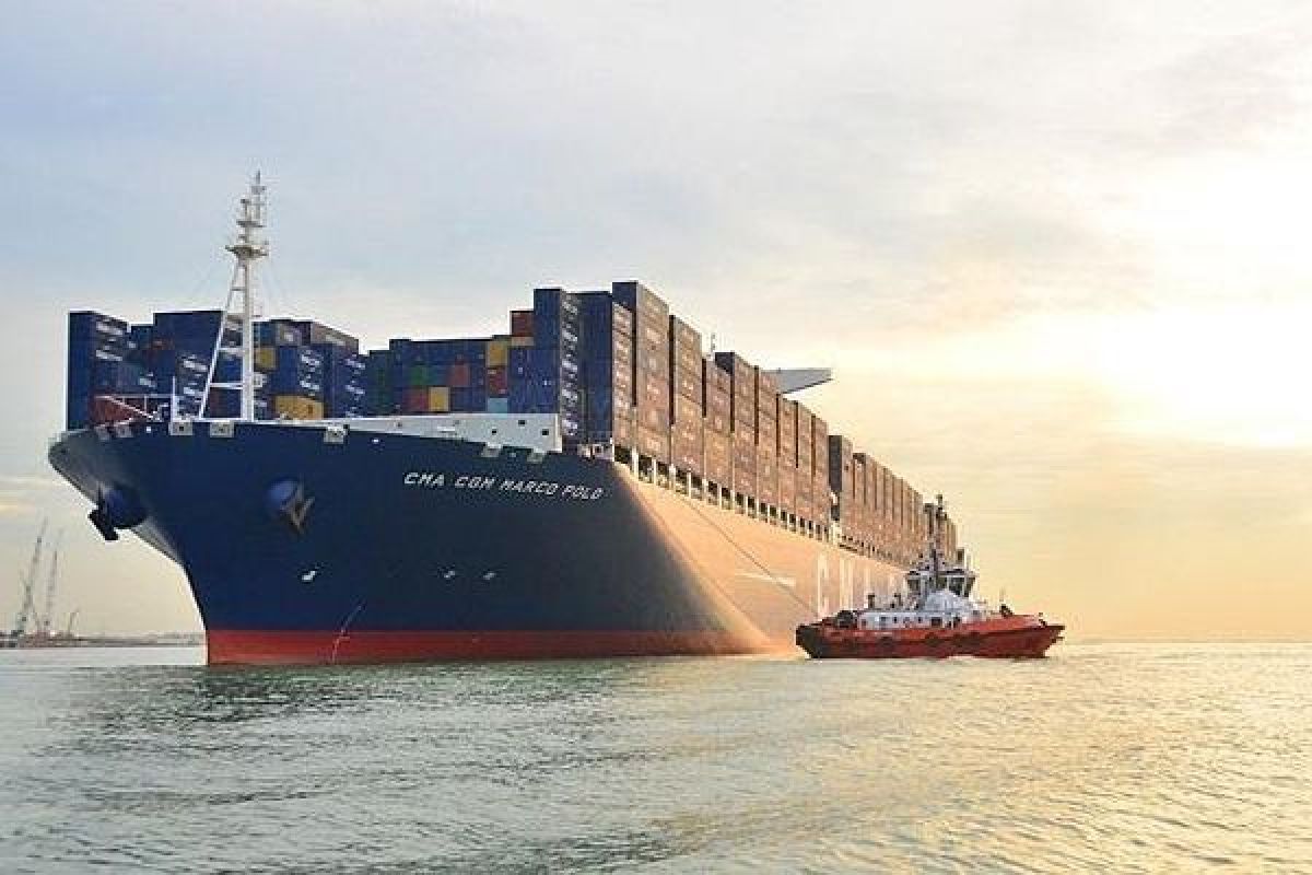 Singapore's ex-wharf LSFO term premiums fall in December amid ample supply
